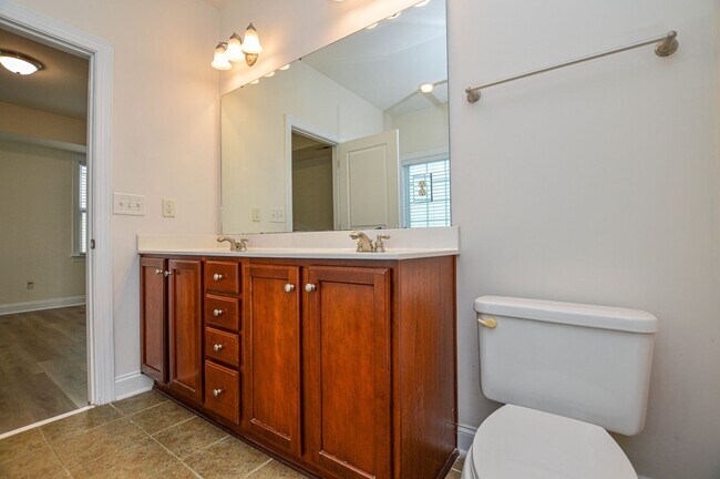 Building Photo - 9020 Ladys Secret Dr