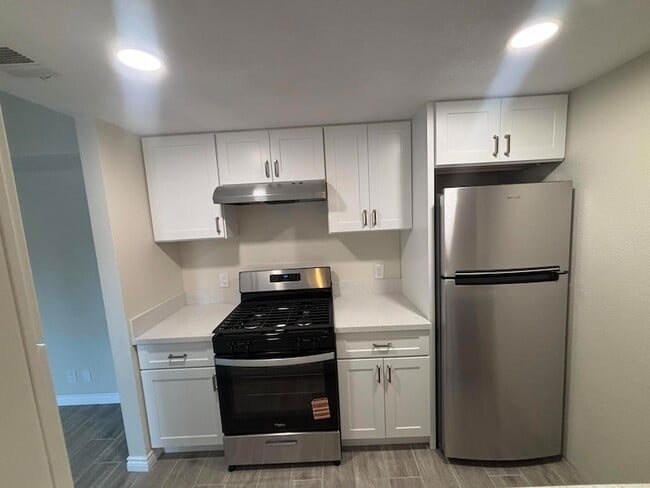 Building Photo - 74800 Sheryl Ave