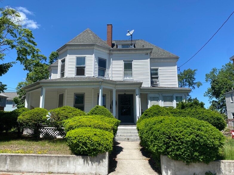 Front yard - 21 Royall St
