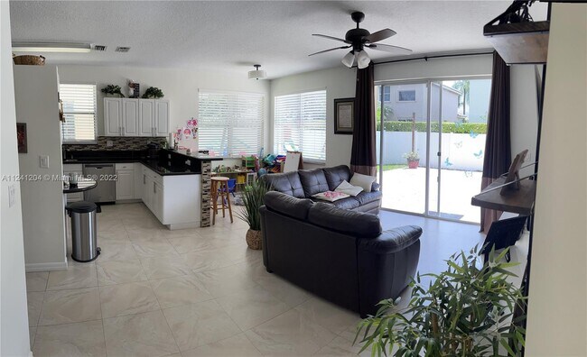 Building Photo - 803 SW 118th Ave