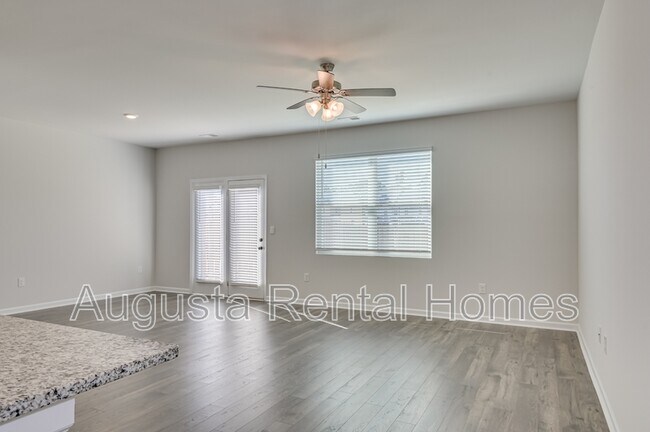 Building Photo - 5419 Thrasher Ln