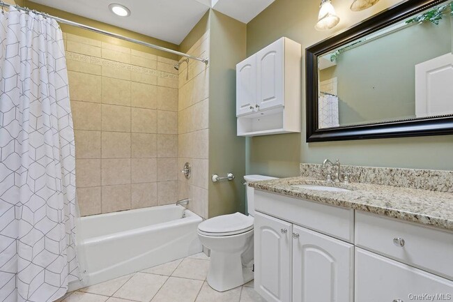 Building Photo - 19 Howell Pl