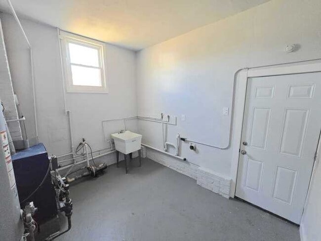 Building Photo - 3504 Chesapeake Blvd