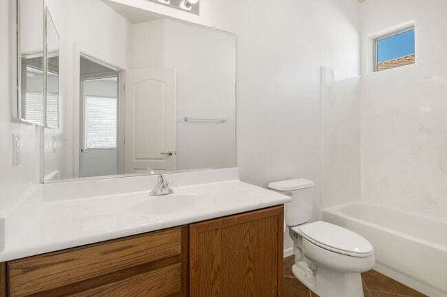 Building Photo - Beautiful 4 Bedroom 3 Bath Home in Vail