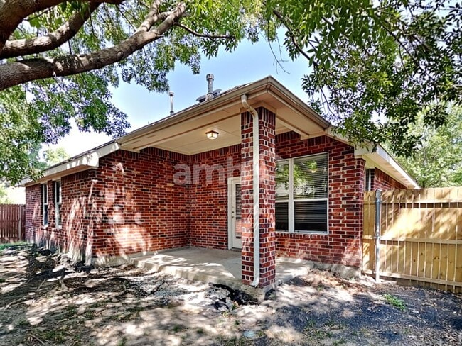Building Photo - 9613 Glenshee Dr