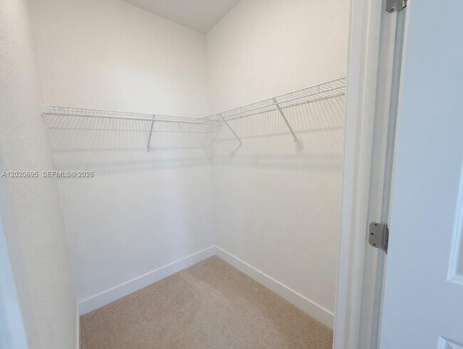 Building Photo - 217 SW 170th Ave