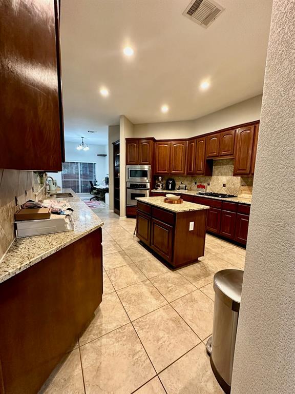 Building Photo - 10024 Lisi Anne Dr