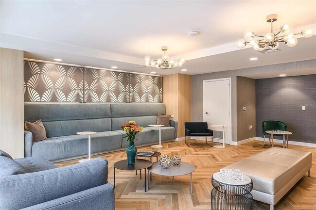 Building Photo - 413 E Pine St