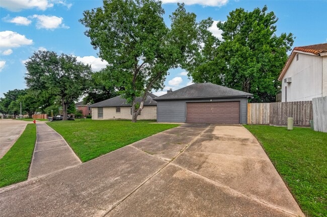 Building Photo - 12835 Woodlite Ln