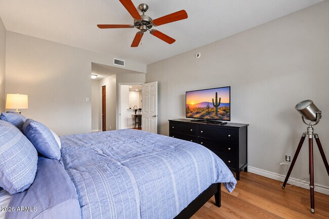 Building Photo - 5350 E Deer Valley Dr
