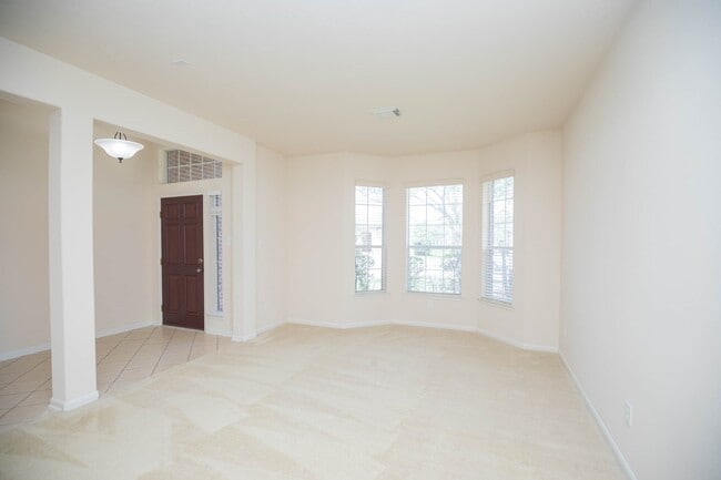 Building Photo - 7427 Boerne Creek Dr