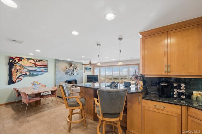 Building Photo - 615 Oceanfront