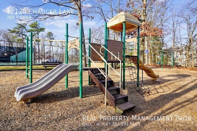 Building Photo - 12129 Chaucer Ln