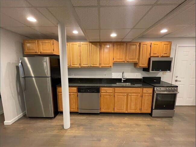 Primary Photo - 77 Park Dr