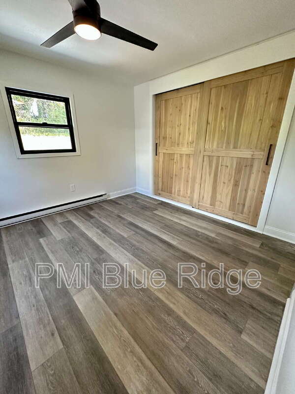 Building Photo - 2028 Arlington Pl