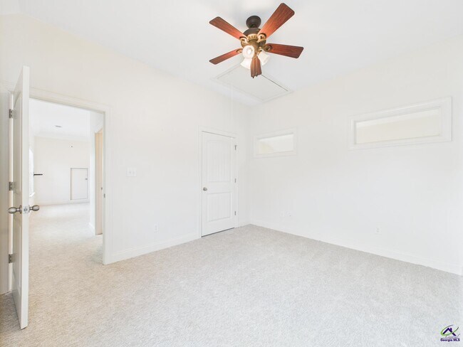 Building Photo - 205 Pebble Stone Pl