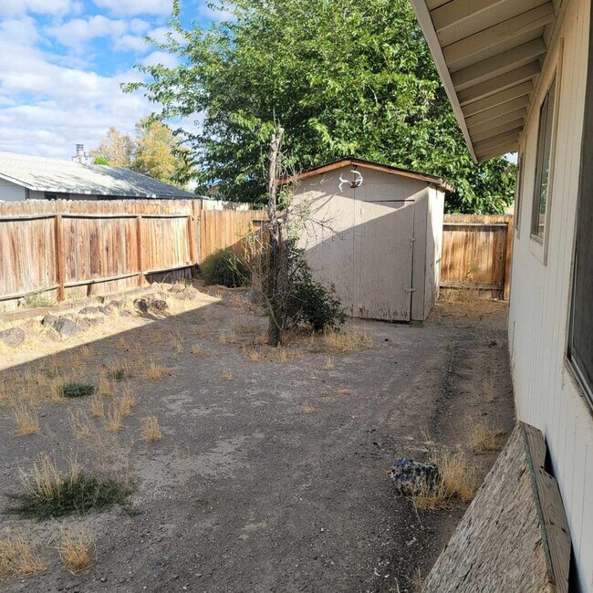Building Photo - 4 Bedroom Home in Fernley, NV