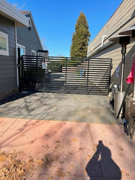 Building Photo - 149 Marina Way