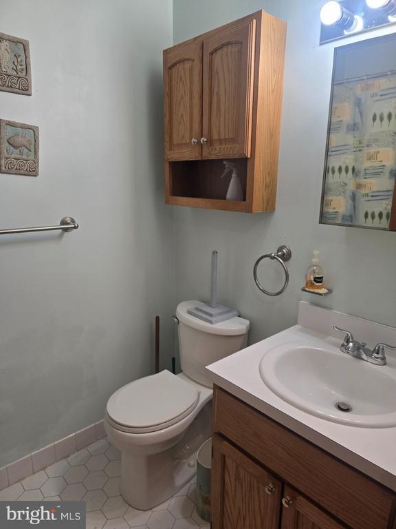 Building Photo - 524 Longshore Ave