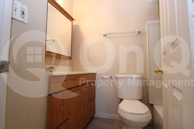 Building Photo - 3206 W Cypress St