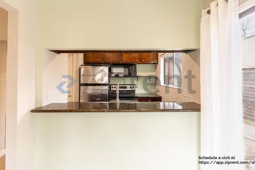 Building Photo - 2903 Parker Ln