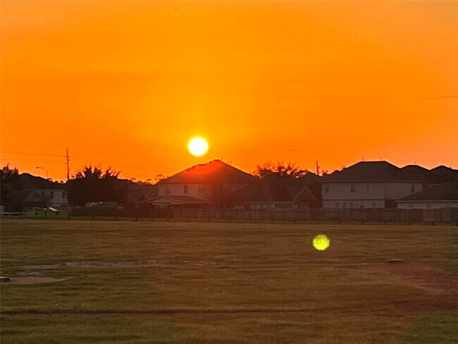 Building Photo - 28723 Sedgefield St