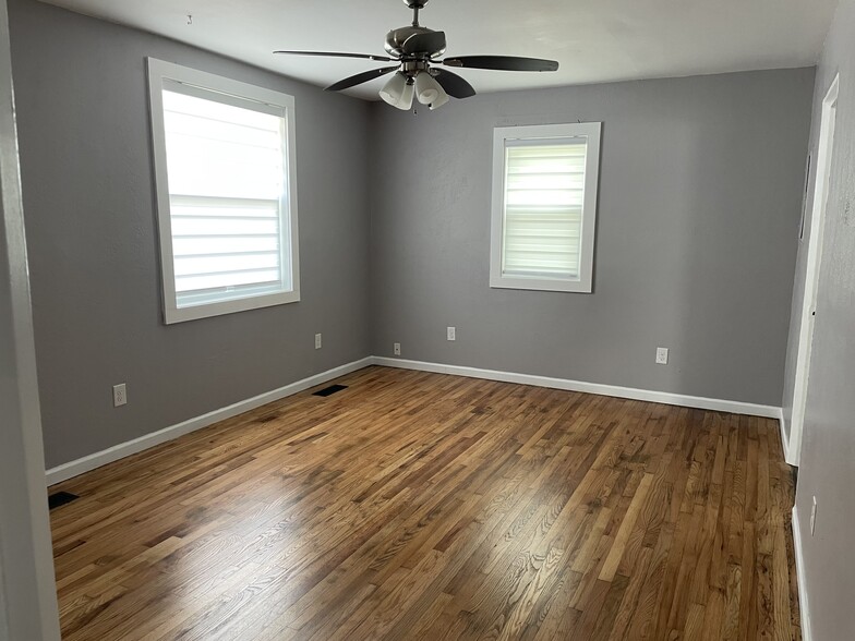 Building Photo - 5901 Carl Pl