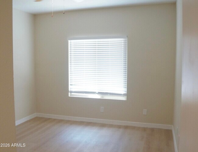 Building Photo - 2201 N Comanche Dr