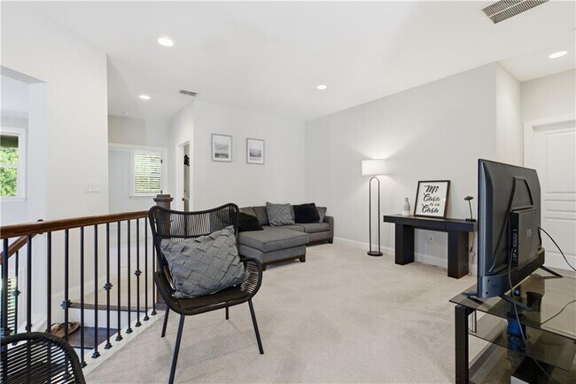 Building Photo - 2530 Maple Ridge Ln