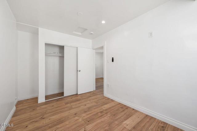 Building Photo - 1418 W 69th St