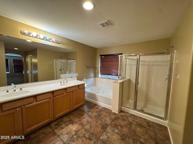 Building Photo - 11960 W Lewis Ave