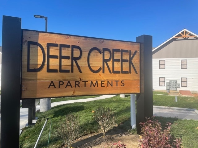 Building Photo - Deer Creek Apartments