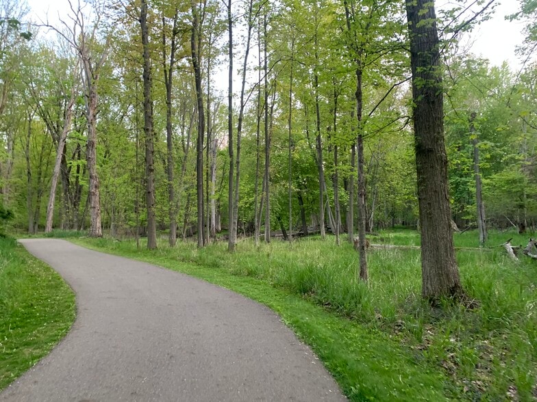 Walking & Bike Trails - 1933 Hoyt Ave