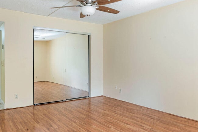 Building Photo - 5701 Camino Del Sol