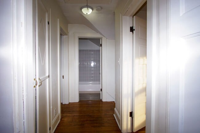 Building Photo - 3 Bedroom Spacious Kenosha Townhouse