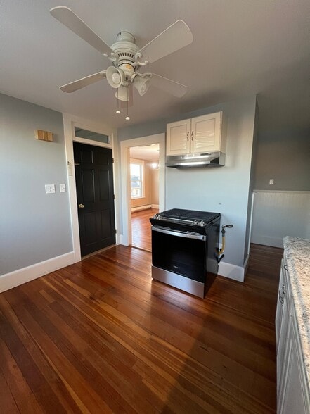 Building Photo - 61 Park St