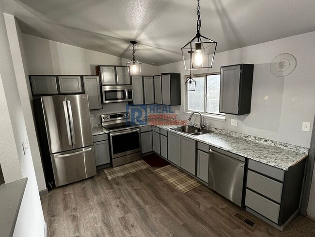 Building Photo - 3603 Bobcat Pl