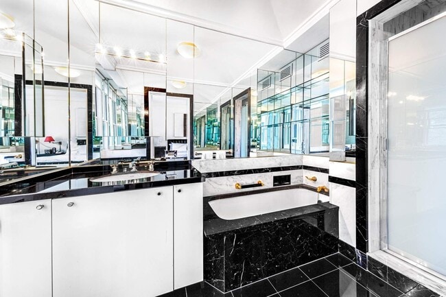 Building Photo - 781 5th Ave