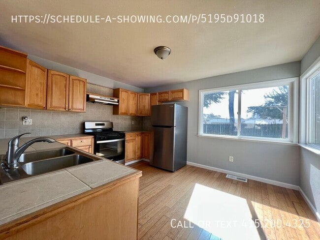 Building Photo - 3024 Talcott Ave