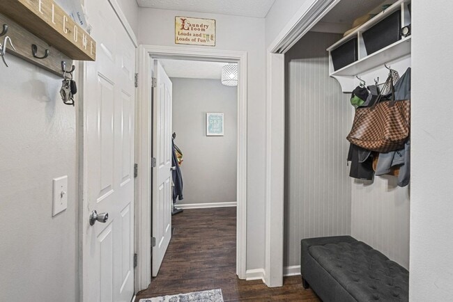 Building Photo - Luxurious 4-Bedroom Furnished Home in West...