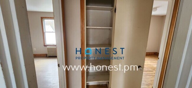 Building Photo - 4 Pierce St