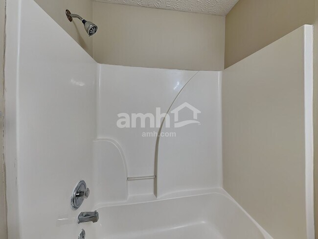 Building Photo - 884 Pin Oak Dr