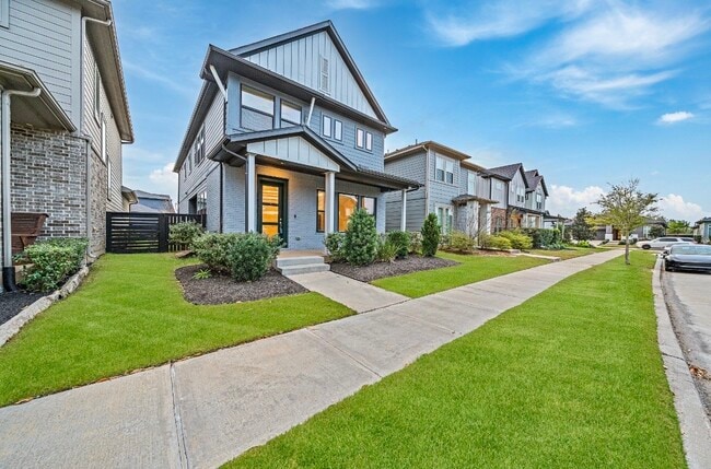 Building Photo - 18619 Admiration Dr