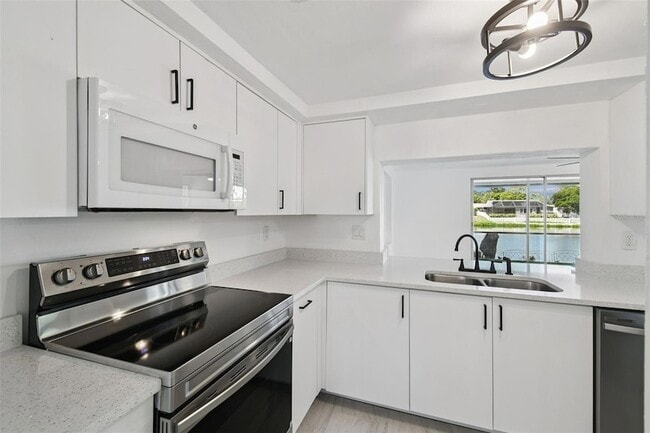 Building Photo - 3513 Landale Dr