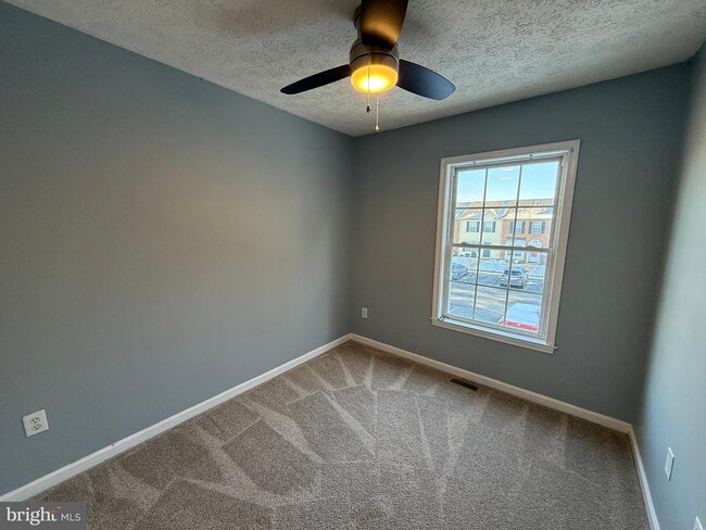 Building Photo - 10500 Boxmeer Ct