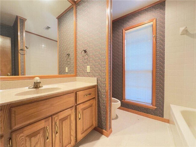 Building Photo - 2368 E Kantz Ln S