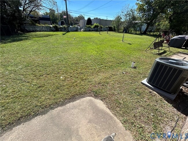 Building Photo - 3308 Woodlawn St