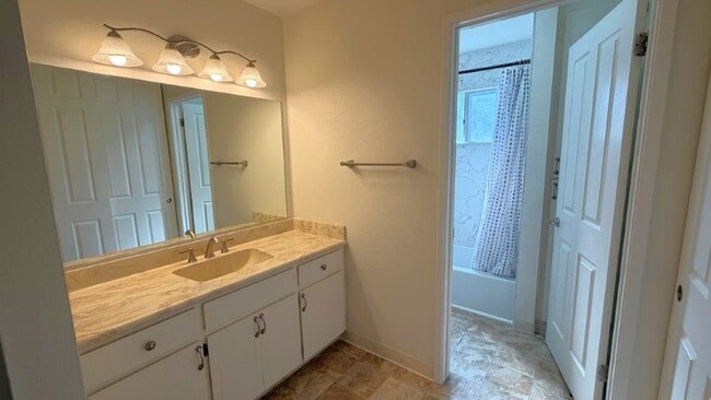 Building Photo - 554 Mt Dell Dr
