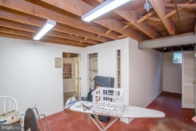 Building Photo - 415 New Rd