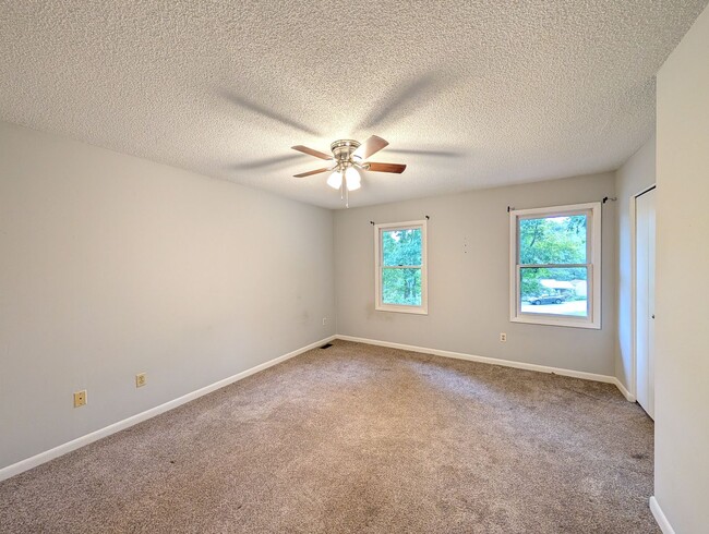 Building Photo - Arden Duplex